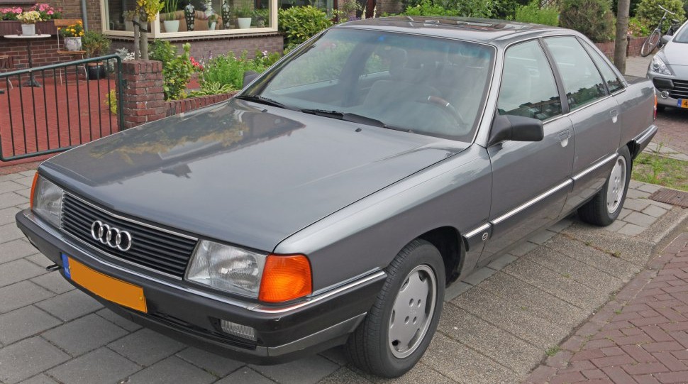 Audi 100 2.3 E (133 Hp)