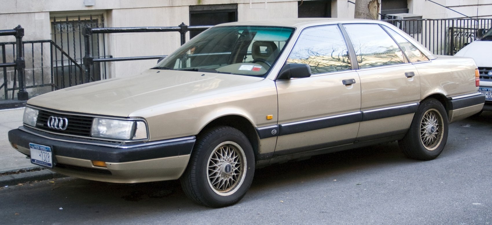 Audi 200 specs, engine options and consumption