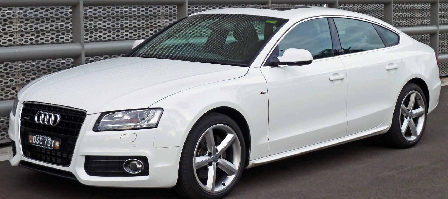Audi A5 2.0 TFSI (211 Hp) quattro S tronic (2009 - 2011) Motor und Technische Daten
