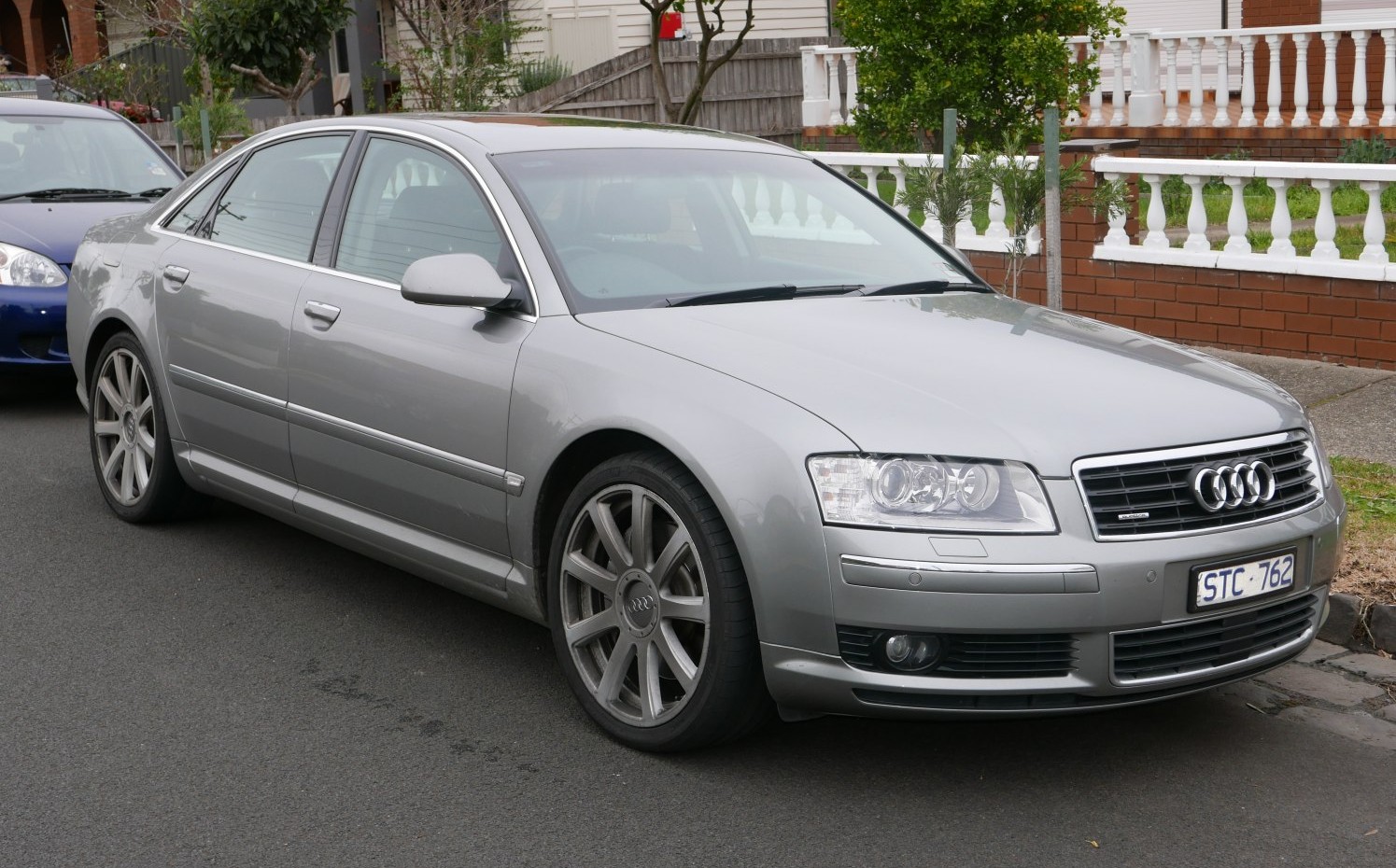 Audi A8 Audi A8L (D3, 4E) (2002 - 2007) jenerasyonu özellikleri ve görseli