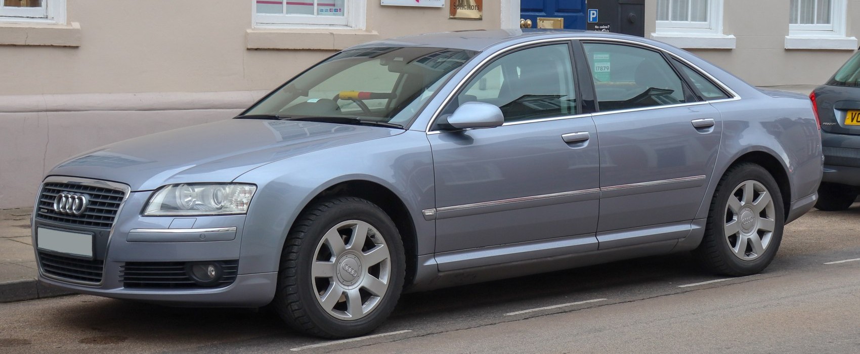 Audi A8 Audi A8L (D3, 4E, facelift 2005) (2005 - 2007) jenerasyonu özellikleri ve görseli