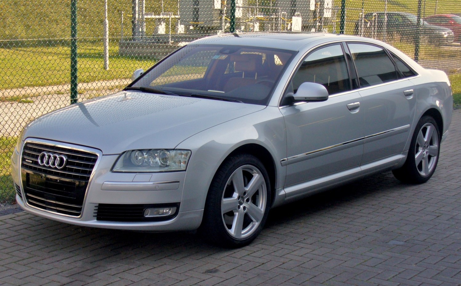Audi A8 Audi A8L (D3, 4E, facelift 2007) (2007 - 2010) jenerasyonu özellikleri ve görseli