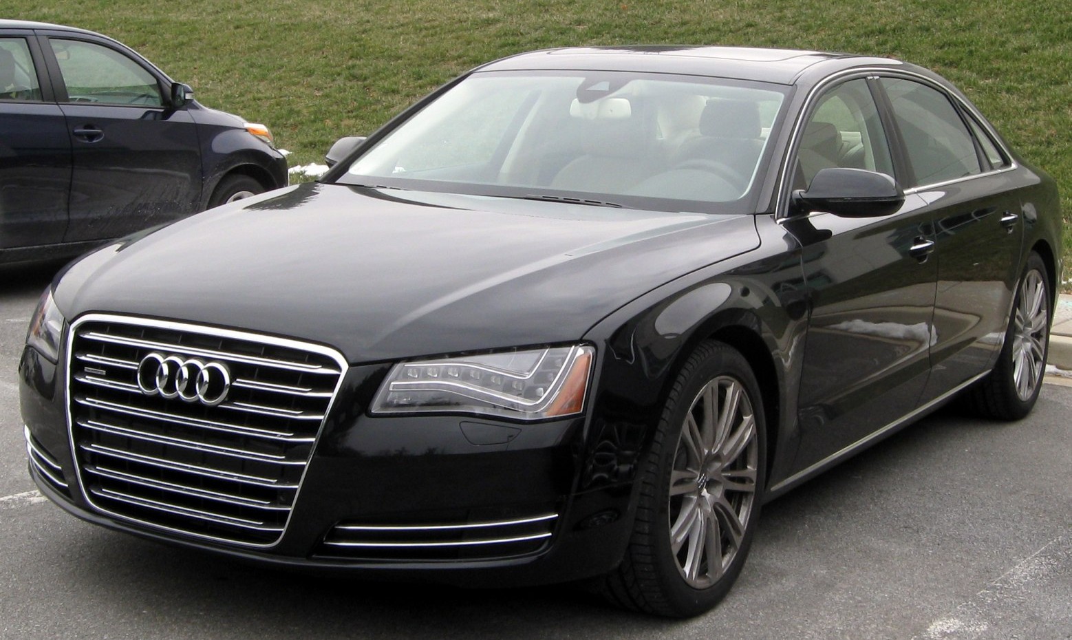 Audi A8 Audi A8L (D4, 4H) (2010 - 2014) jenerasyonu özellikleri ve görseli
