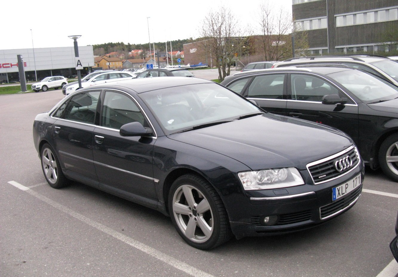 Audi A8 Audi A8L (D2, 4D, facelift 1999) (2003 - 2005) jenerasyonu özellikleri ve görseli
