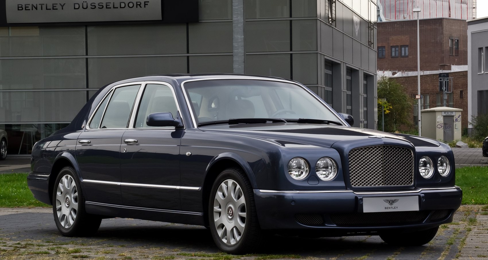 Bentley Arnage Bentley Arnage R (2003 - 2005) génération fiche technique et photo