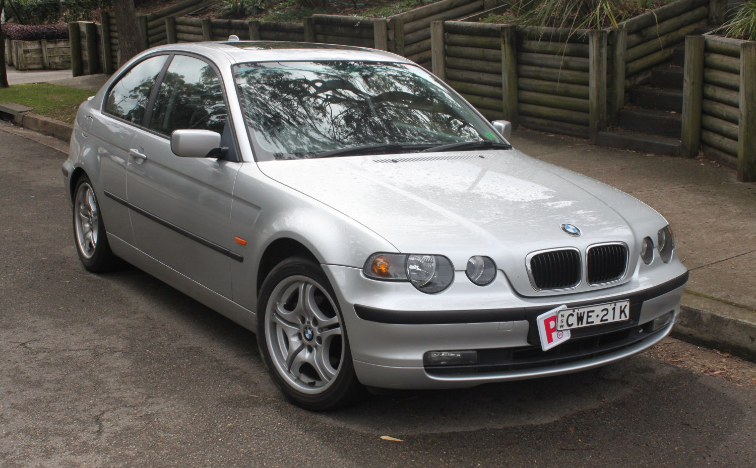 Bmw 3 Series 318ti (143 Hp) (2001 - 2005) moteur et fiche technique