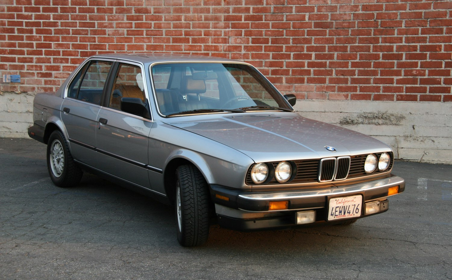 Bmw 3 Series 320i (125 Hp) (1982 - 1985) moteur et fiche technique