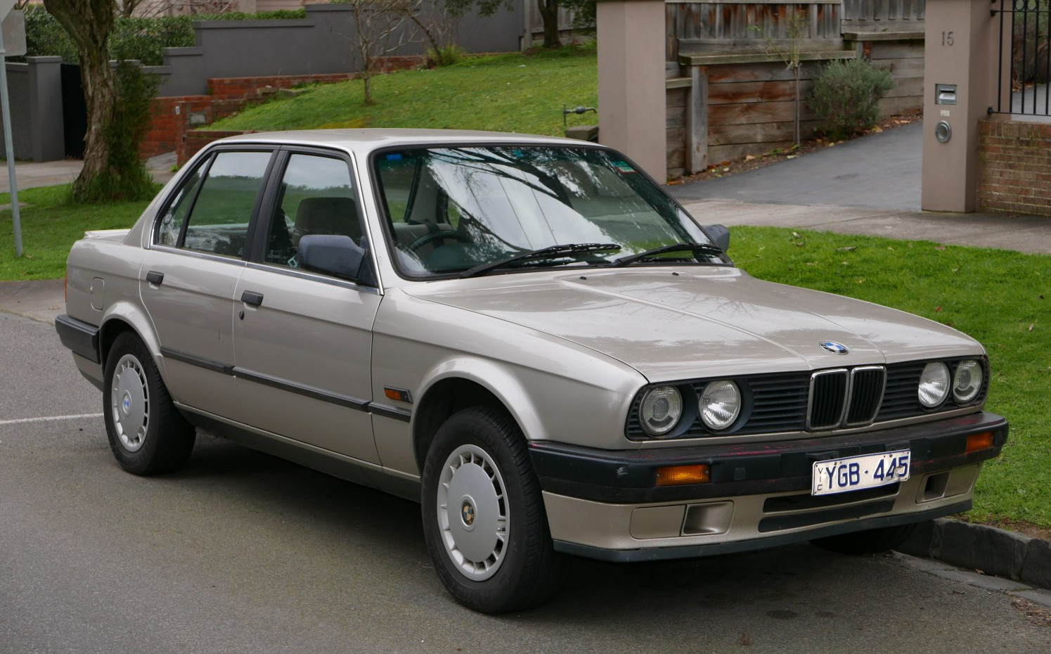 Bmw 3 Series BMW 3 Series Coupe (E30, facelift 1987) (1987 - 1991) jenerasyonu özellikleri ve görseli