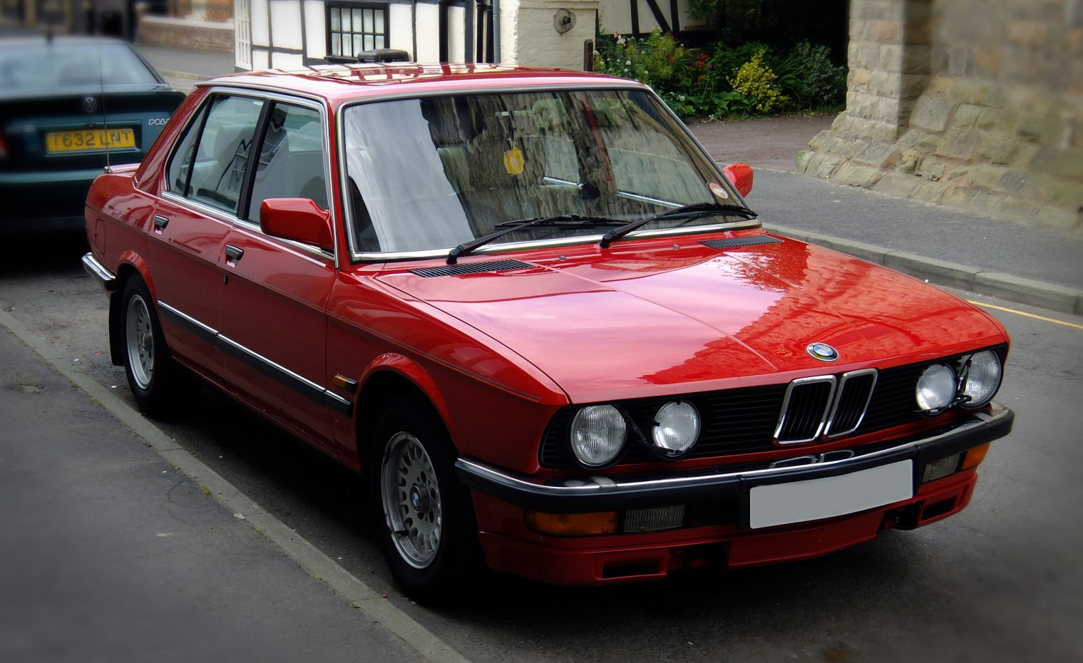 Bmw 5 Series BMW 5 Series (E12, Facelift 1976) (1981 - 1987) generation specs and photo