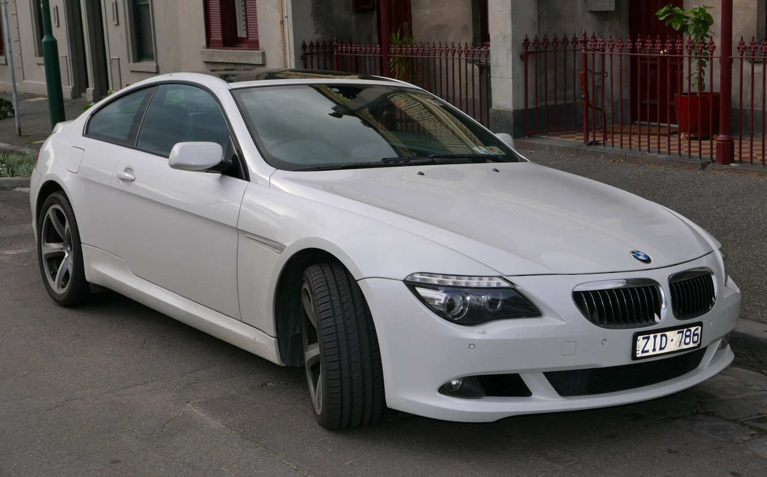 Bmw 6 Series BMW 6 Series Convertible (E64) (2007 - 2010) generation specs and photo
