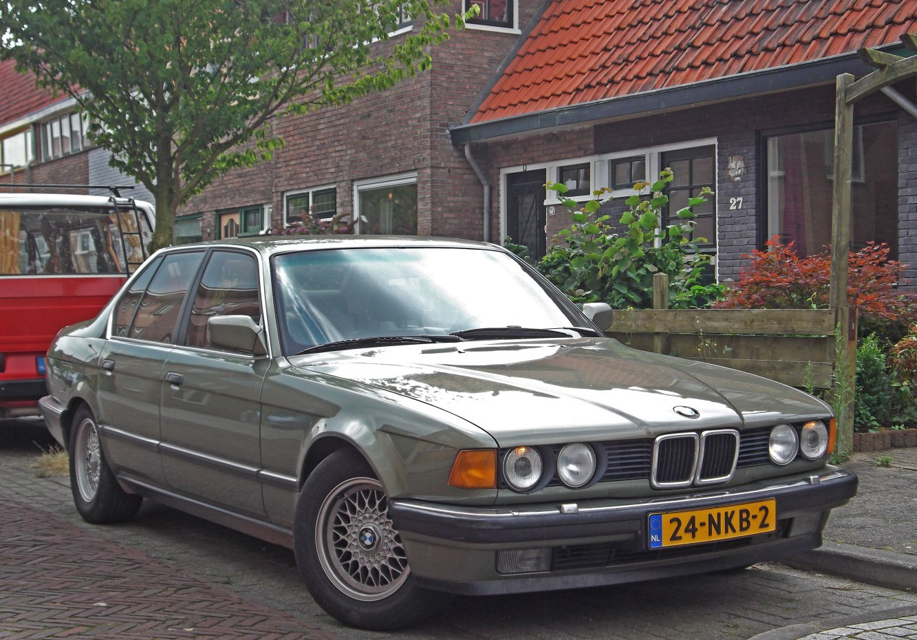 Bmw 7 Series 730i (197 Hp) Automatic (1986 - 1992) engine and specifications