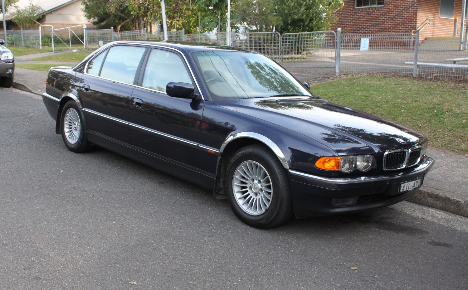 Bmw 7 Series 750iL (326 Hp) Steptronic (1998 - 2001) engine and specifications