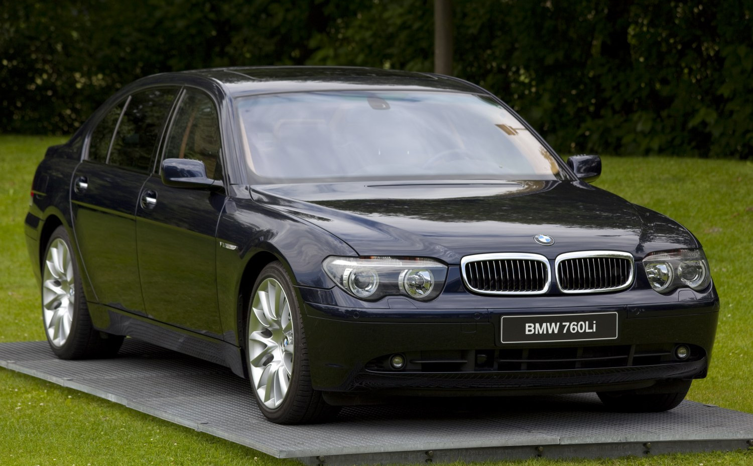 Bmw 7 Series BMW 7 Series (E38, facelift 1998) (2001 - 2005) generation specs and photo