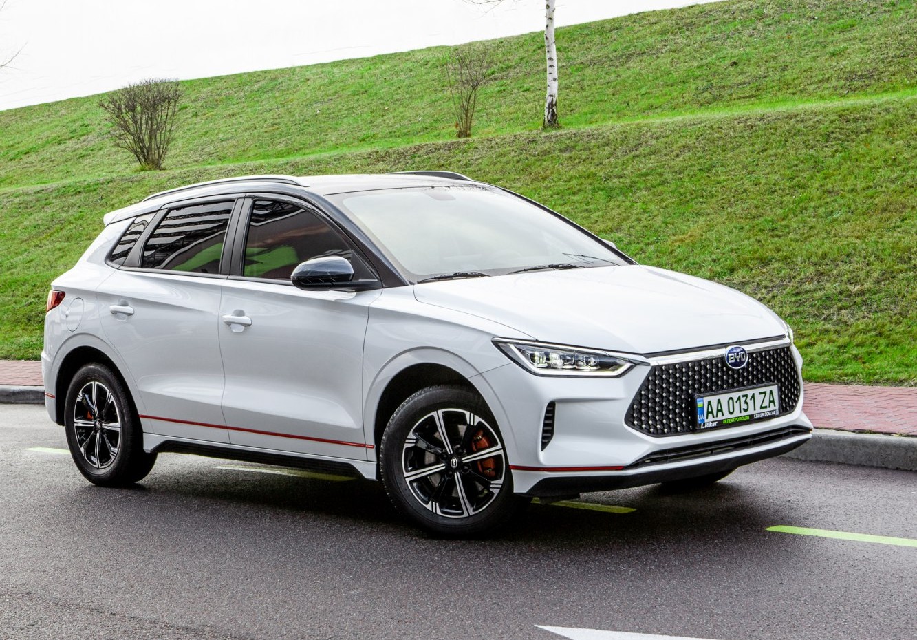 Byd e2 caratteristiche, motori e consumi