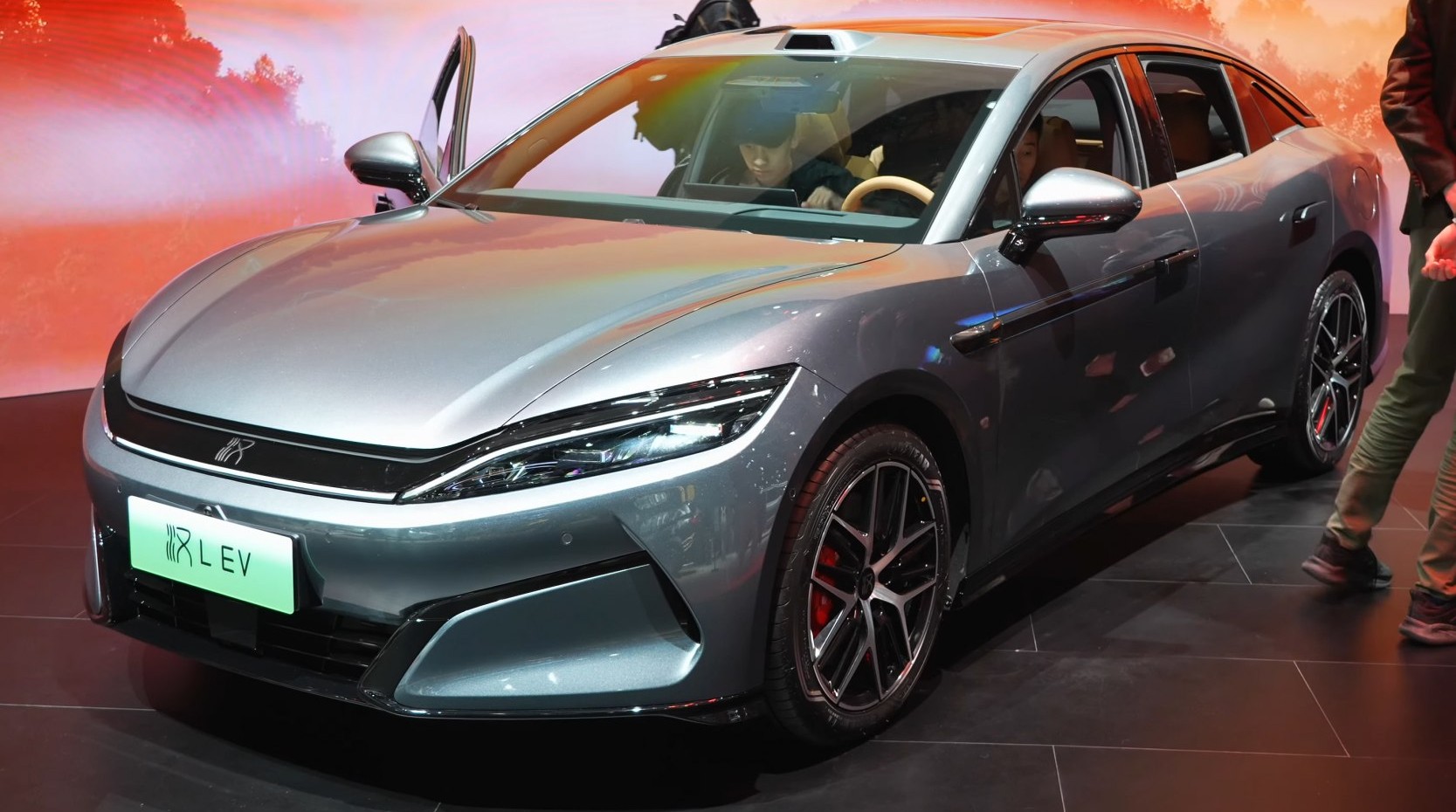 Byd Han BYD Han L (2025 - 2025) generation specs and photo