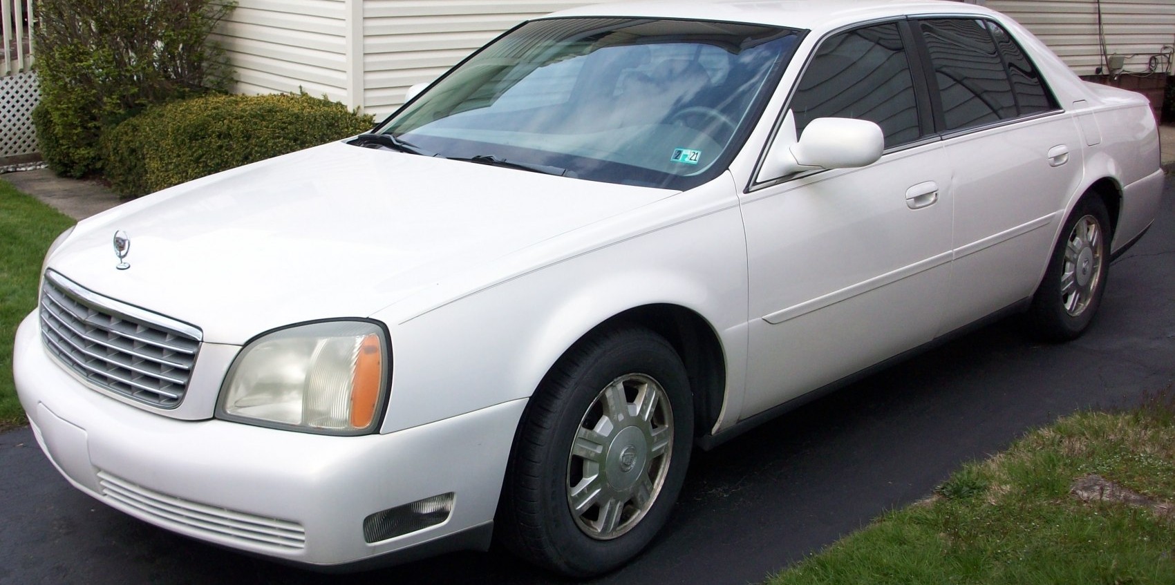 Cadillac DeVille Cadillac DeVille (EL12) (1999 - 2006) generation specs and photo