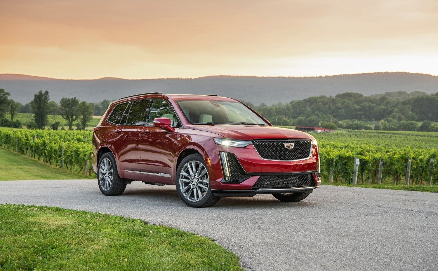 Cadillac XT6 Cadillac XT6 (2019 - 2020) generation specs and photo
