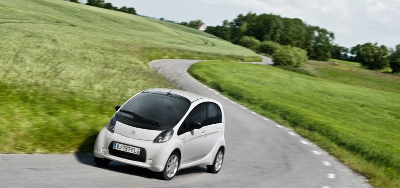 Citroen C-Zero Citroen C-Zero (2009 - 2013) generación especificaciones y foto