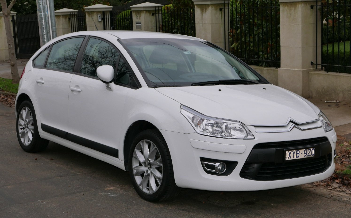 Citroen C4 1.6 HDi (90 Hp) (2008 - 2010) moteur et fiche technique