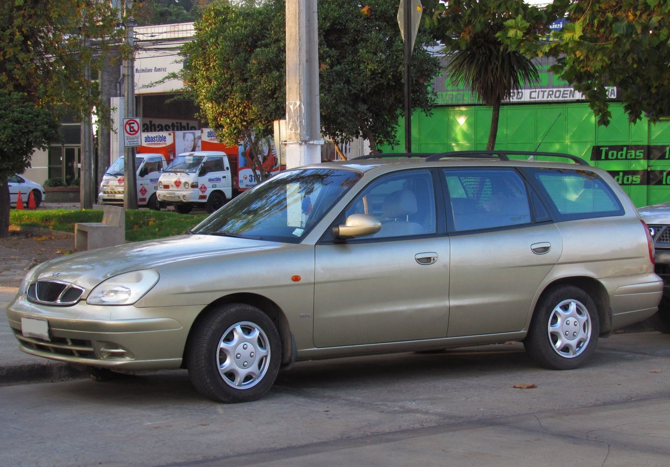 Daewoo Nubira Daewoo Nubira (KLAJ) (2001 - 2004) generazione scheda tecnica e foto