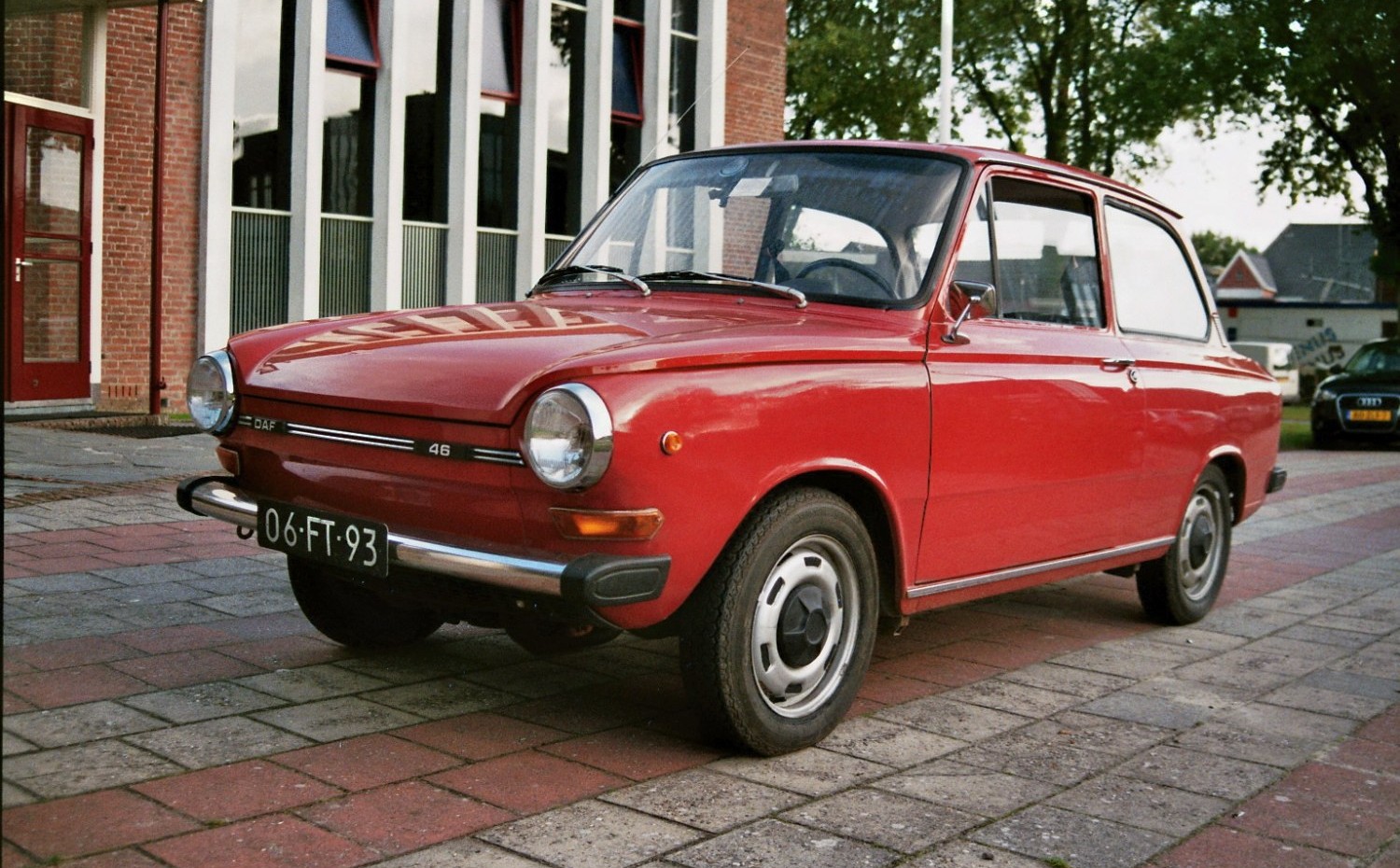 Daf 46 DAF 46 (1974 - 1975) generation specs and photo