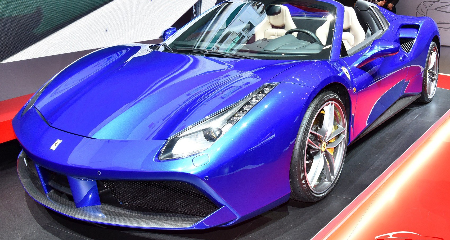 Ferrari 488 especificaciones, motores y consumo