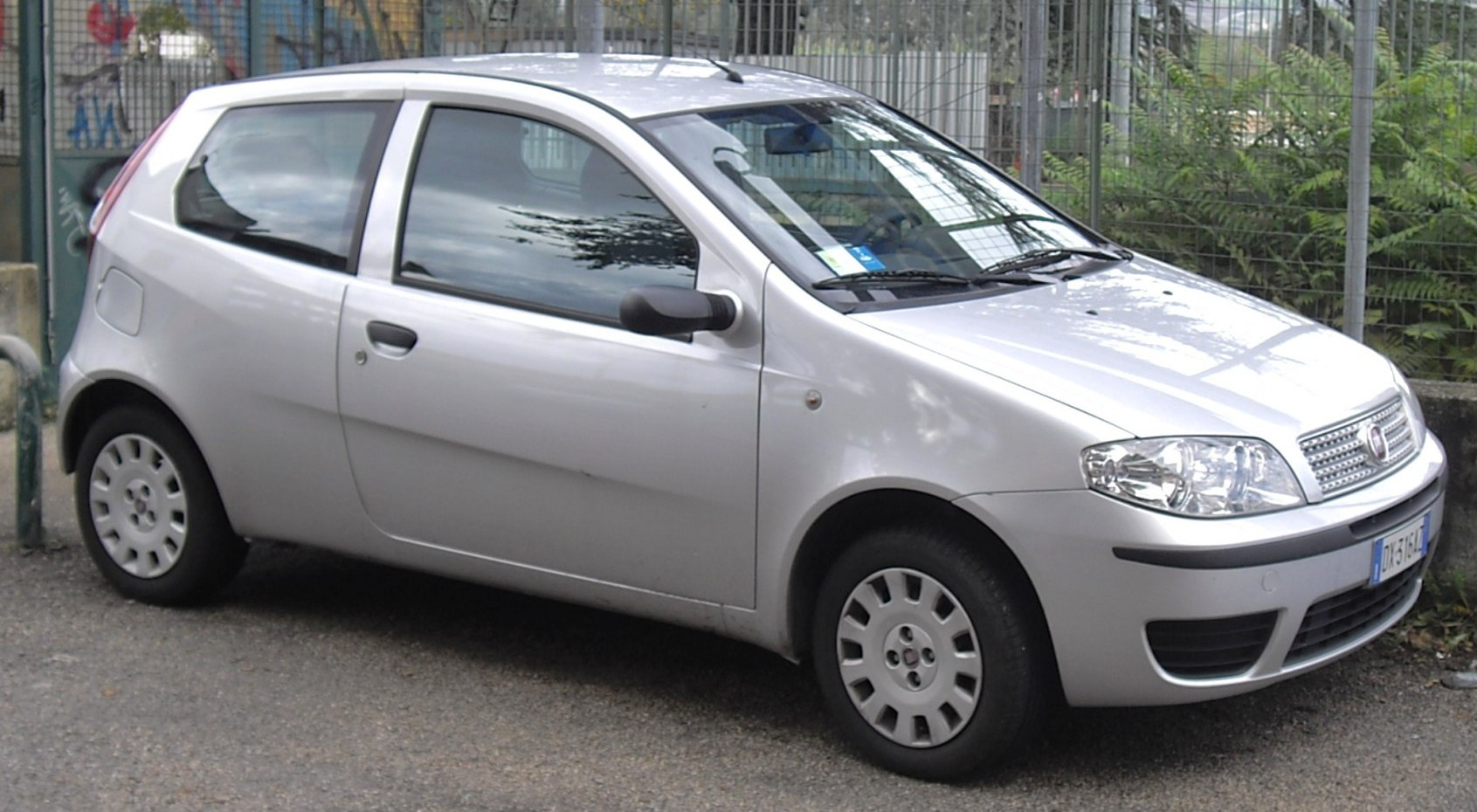 Fiat Punto Fiat Punto II (188, facelift 2003) 5dr (2007 - 2010) generation specs and photo