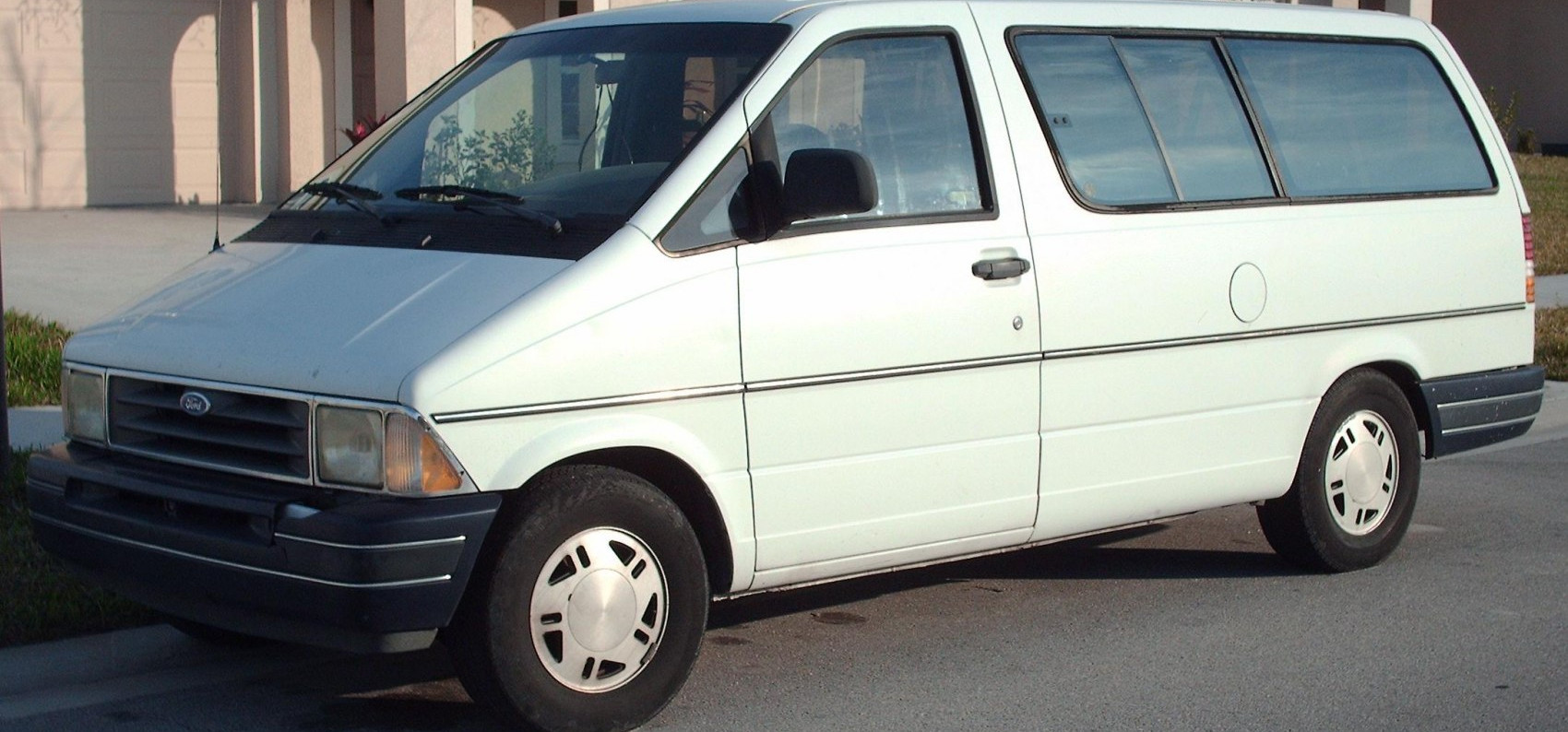 Ford Aerostar 3.0 EFI V6 XL (135 Hp) Automatic