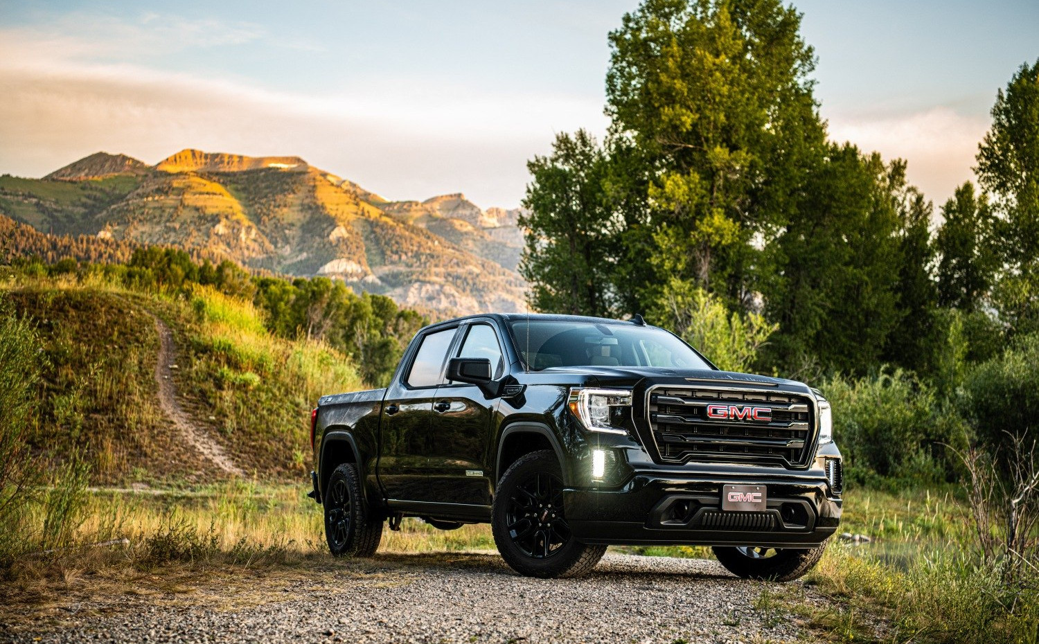 Gmc Sierra 1500 GMC Sierra 1500 V (GMTT1XX) Double Cab (2018 - 2021) generation specs and photo