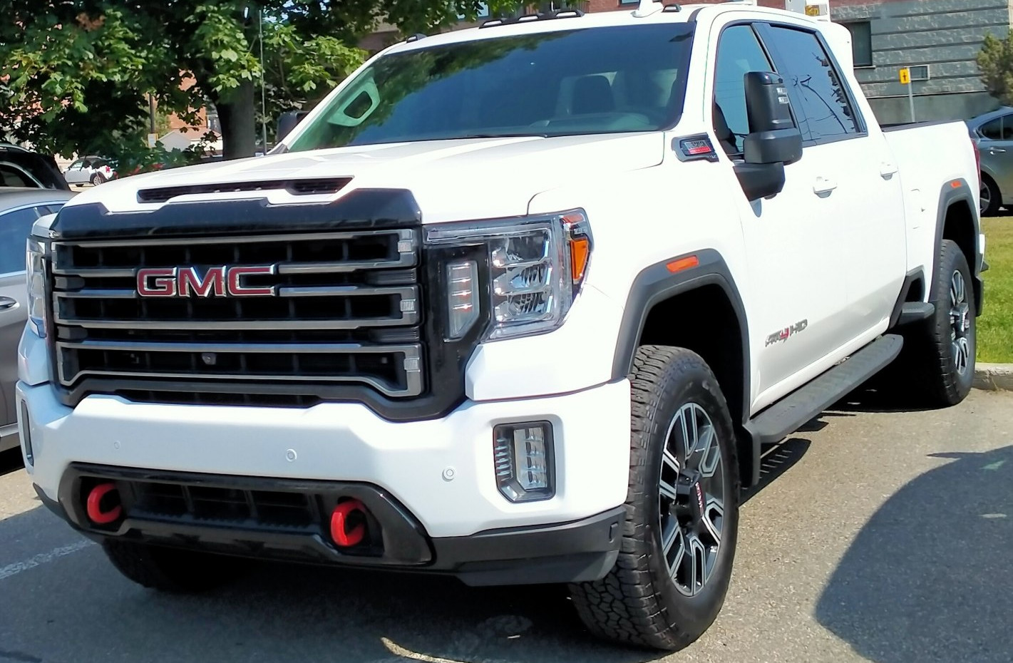 Gmc Sierra 2500HD GMC Sierra 2500HD V (GMTT1XX) Double Cab Long Bed (2020 - 2023) generation specs and photo