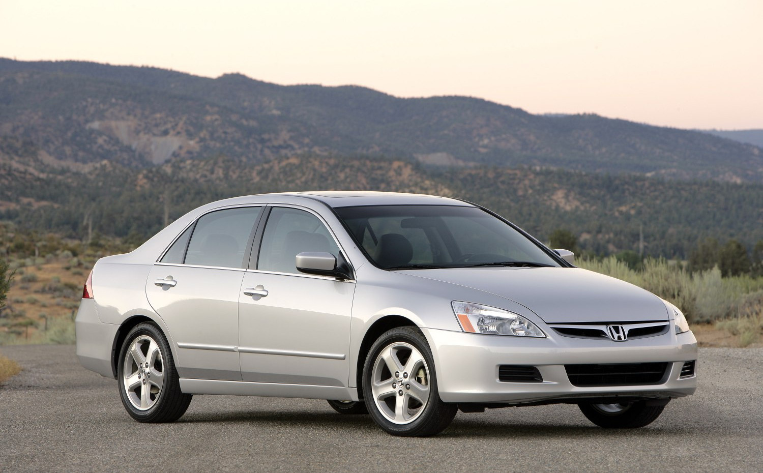 Honda Accord 2.4 i-VTEC (166 Hp)