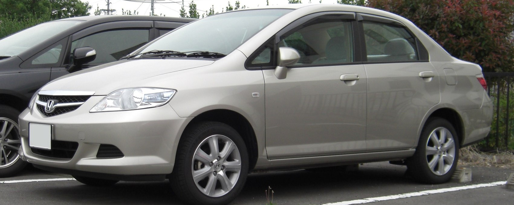Honda Fit Aria Daten, Motoren und Verbrauch