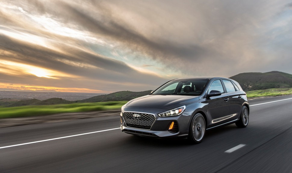 Hyundai Elantra Hyundai Elantra VI (AD) (2017 - 2020) generación especificaciones y foto