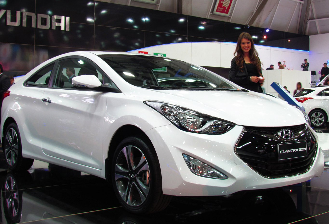 Hyundai Elantra Hyundai Elantra V (2012 - 2013) generación especificaciones y foto