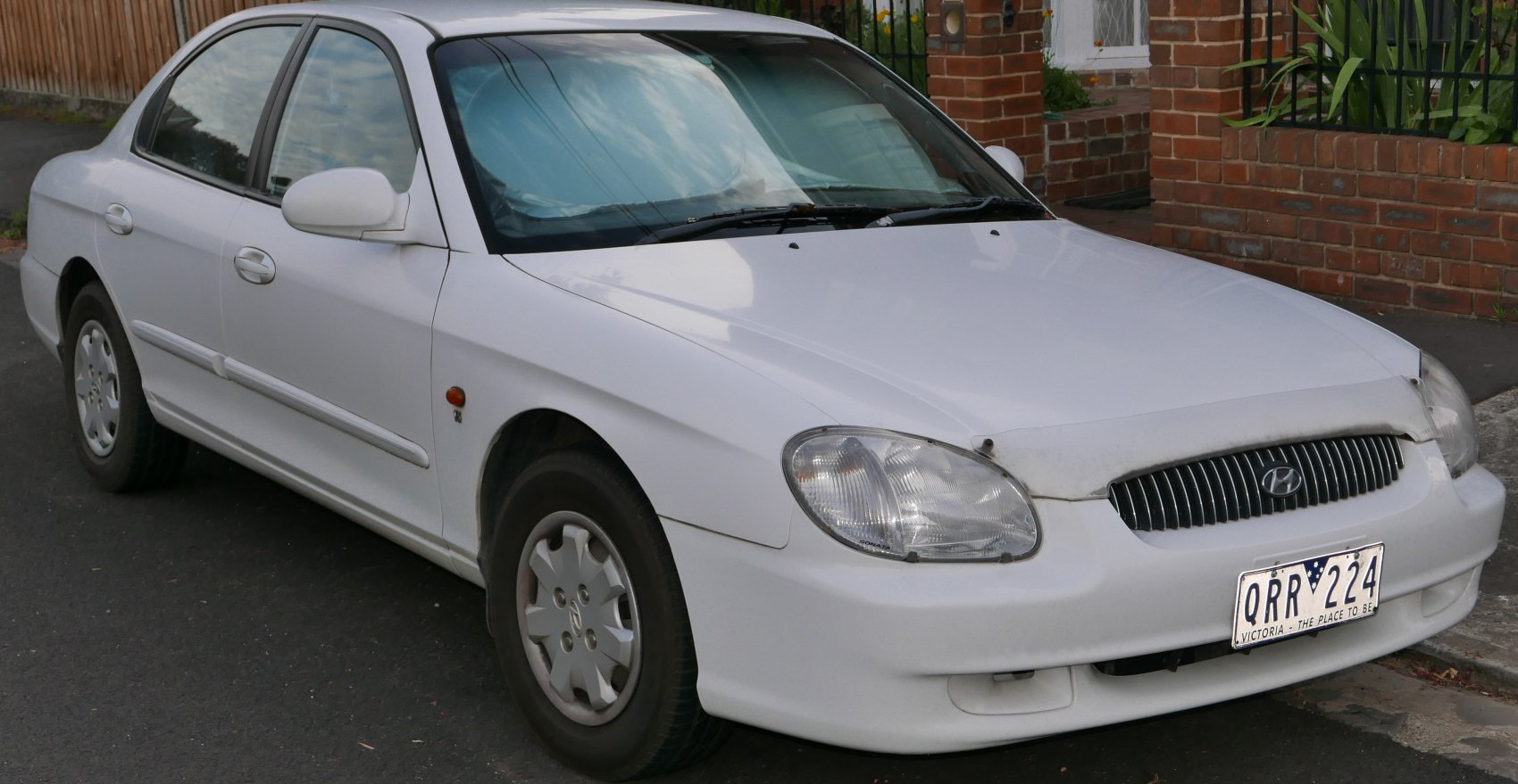 Hyundai Sonata Hyundai Sonata III (Y3, facelift 1996) (1998 - 2001) generación especificaciones y foto
