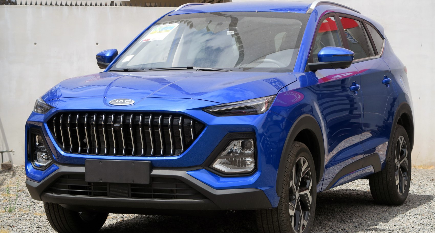 Jac JS8 specs, engine options and consumption