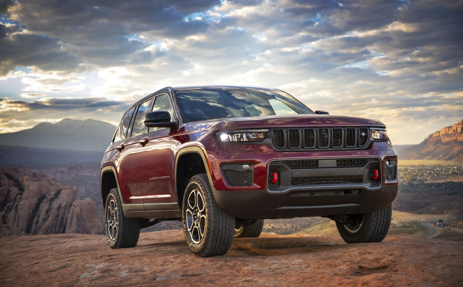 Jeep Grand Cherokee 5.7 V8 (364 Hp) 4x4 Torqueflite (2021 - 2023) motor y ficha técnica