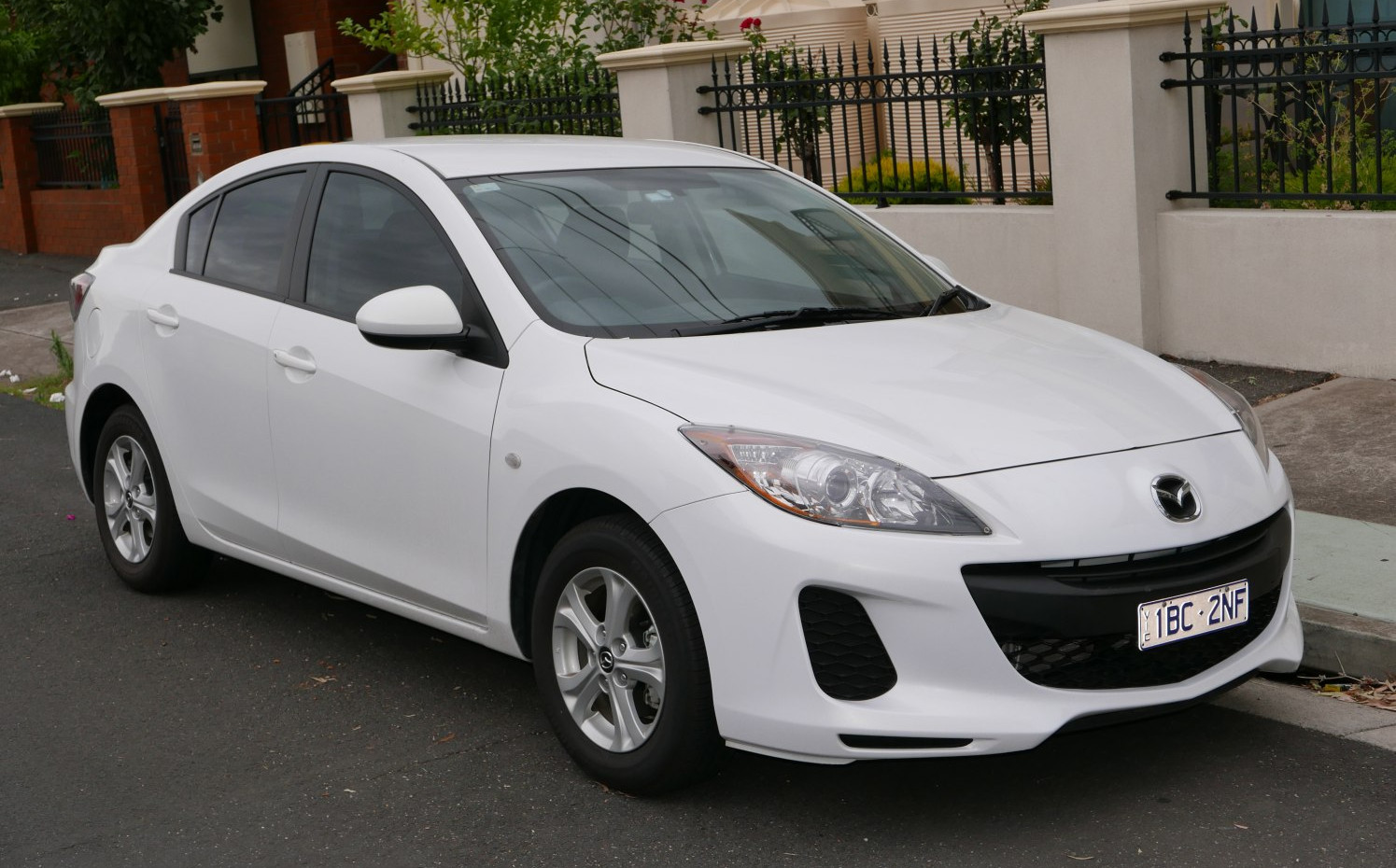 Mazda 3 Mazda 3 II Hatchback (BL) (2011 - 2013) generación especificaciones y foto