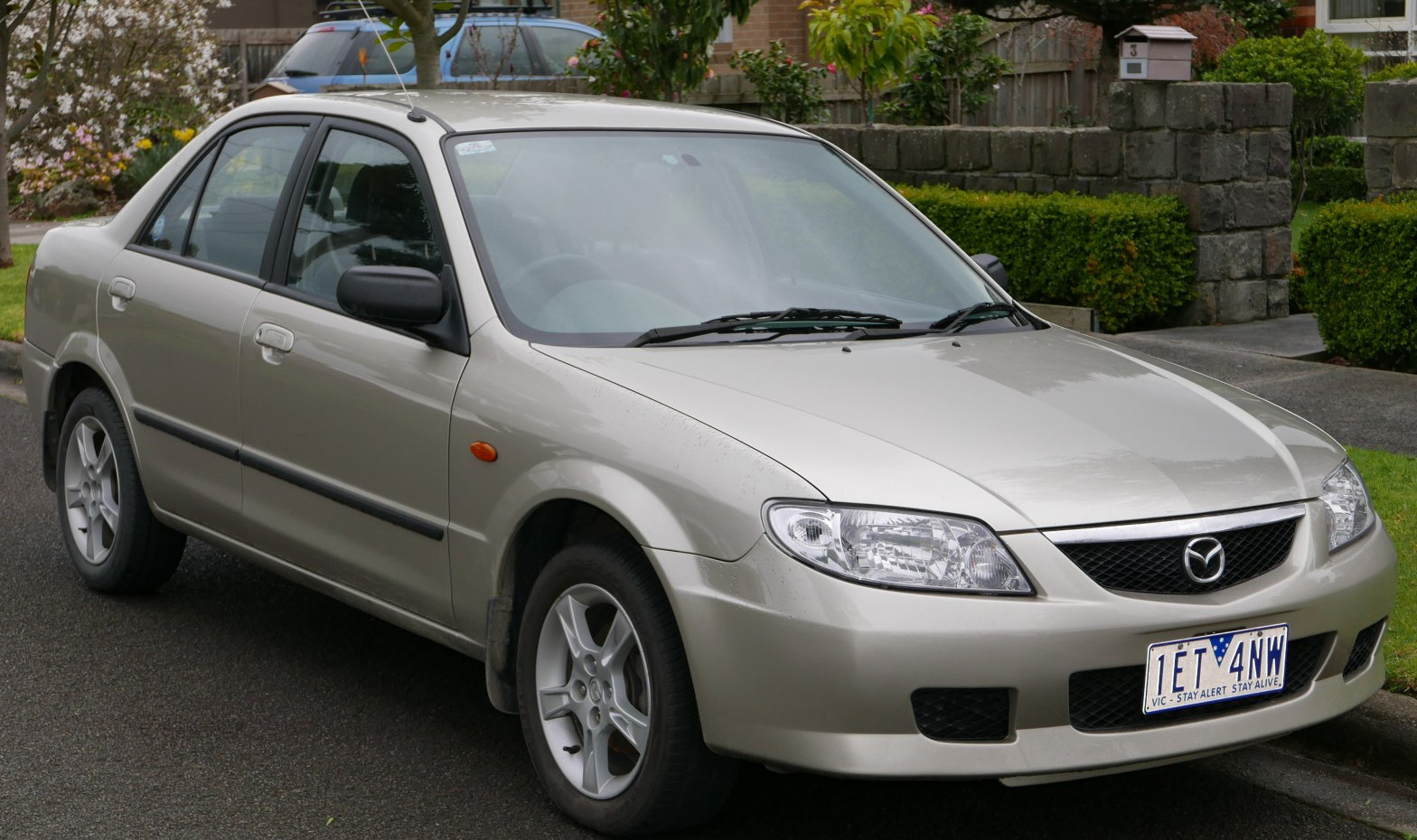 Mazda 323 Mazda 323 P V (BA) (1998 - 2003) Generation Daten und Foto