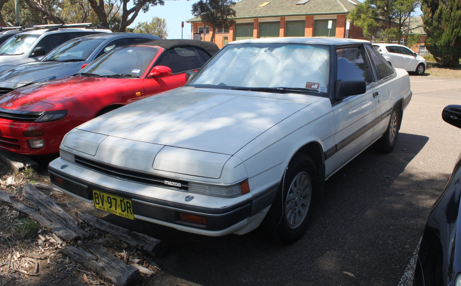 Mazda 929 specs, engine options and consumption