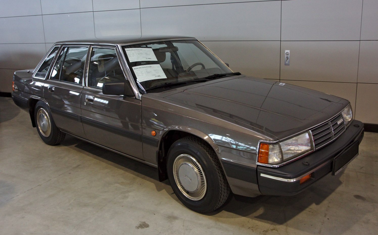 Mazda 929 Mazda 929 II Coupe (HB) (1982 - 1987) generazione scheda tecnica e foto