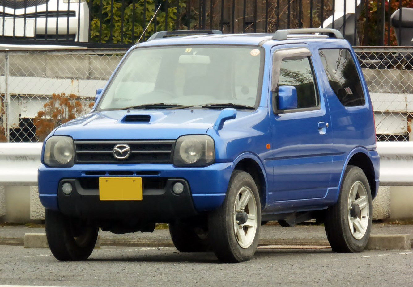Mazda Az-offroad specs, engine options and consumption