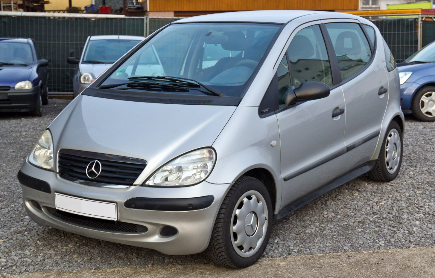 Mercedes-Benz A-class Mercedes-Benz A-class (W168) (2001 - 2004) jenerasyonu özellikleri ve görseli