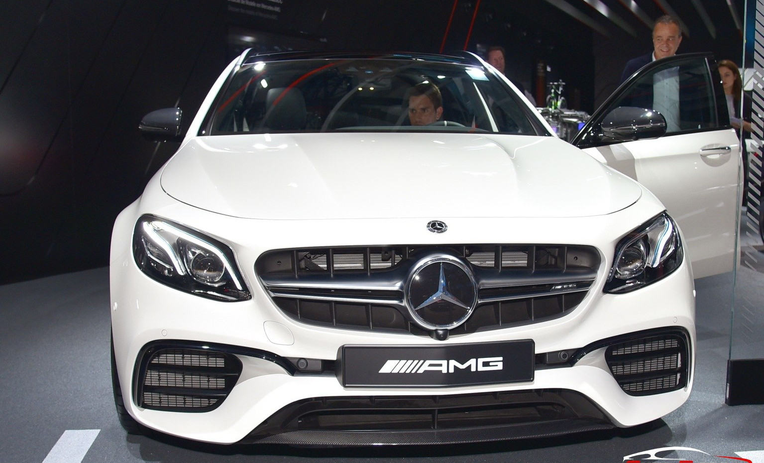 Mercedes-Benz E-class AMG E 63 S V8 (612 Hp) 4MATIC+ MCT (2017 - 2020) motor y ficha técnica