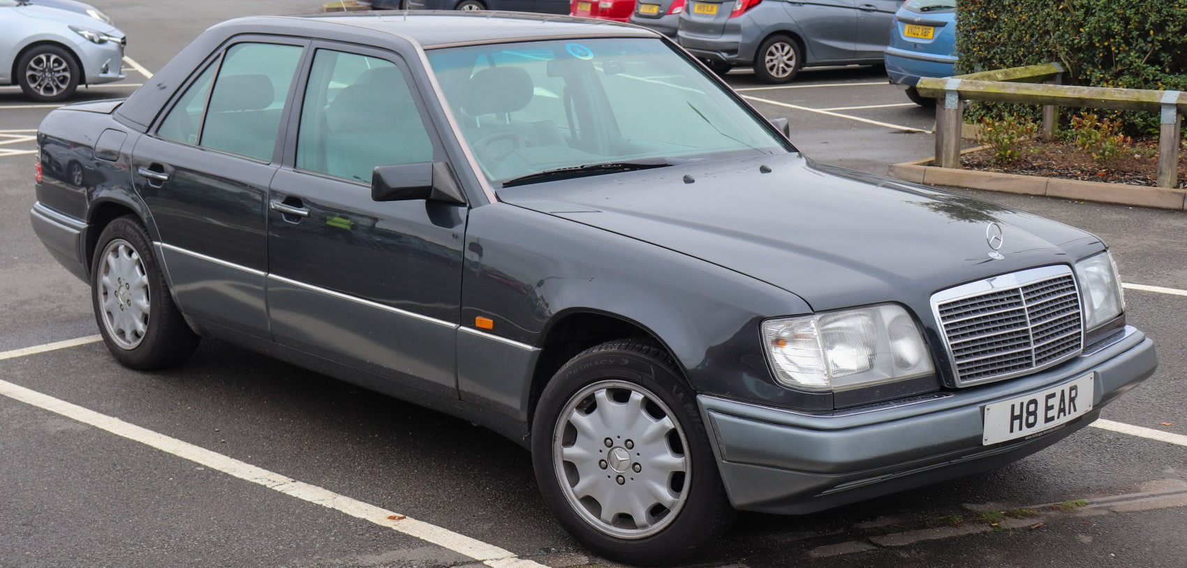 Mercedes-Benz E-class Mercedes-Benz E-class T-modell (S124) (1992 - 1996) jenerasyonu özellikleri ve görseli