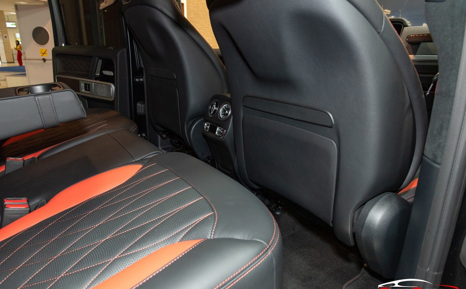 Mercedes-Benz G-class AMG G 63 V8 (585 Hp) 4MATIC 9G-TRONIC AMG SPEEDSHIFT PLUS