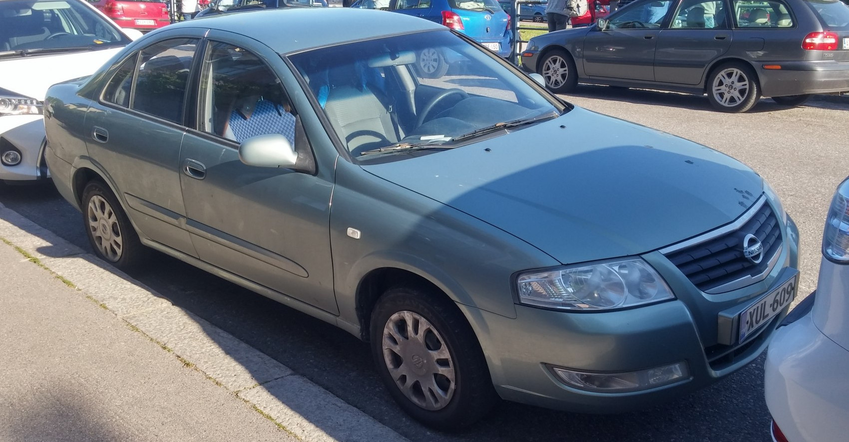 Nissan Almera Nissan Almera II Hatchback (N16, facelift 2003) (2006 - 2010) generación especificaciones y foto