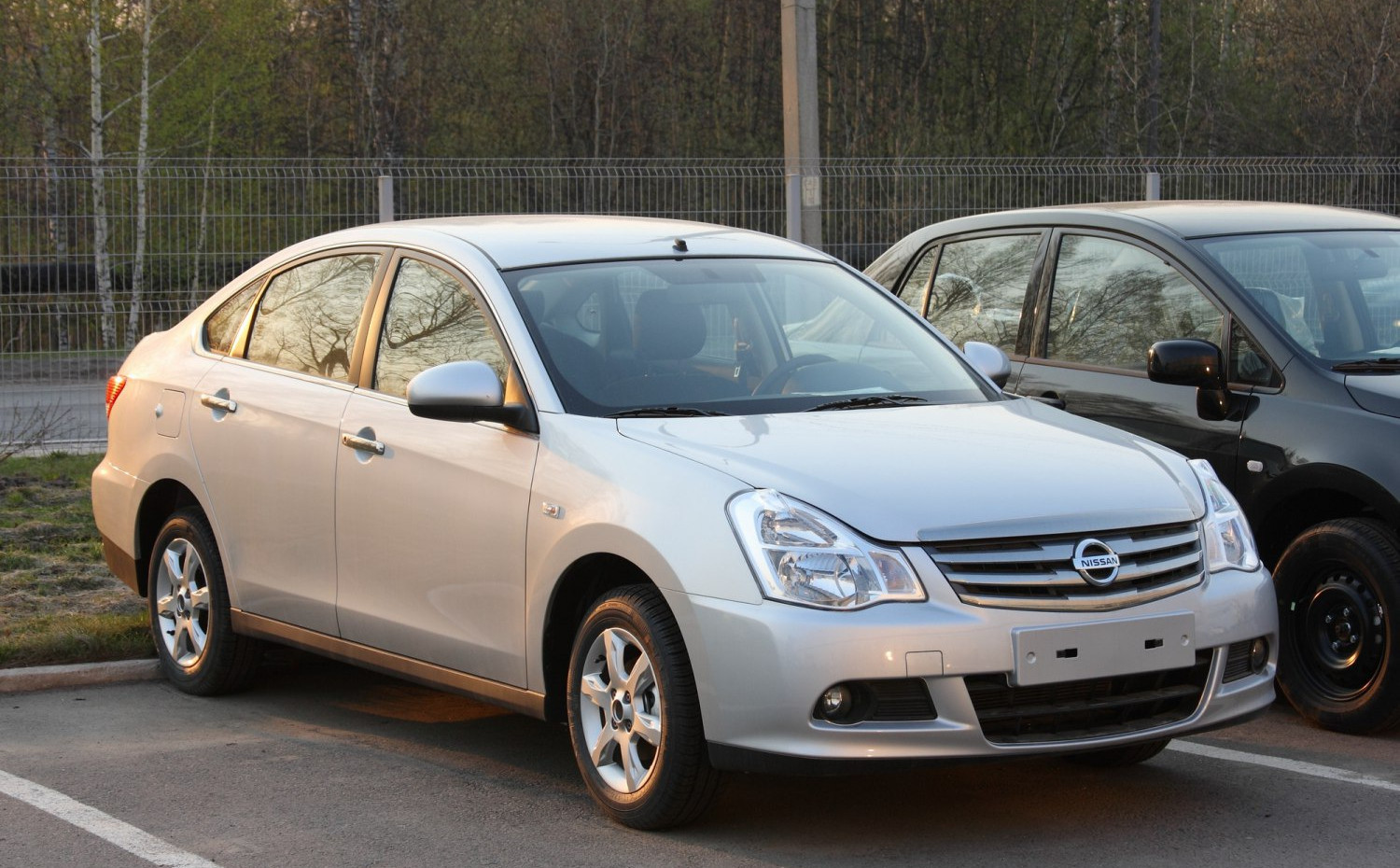 Nissan Almera Nissan Almera III (N17) (2012 - 2018) generación especificaciones y foto