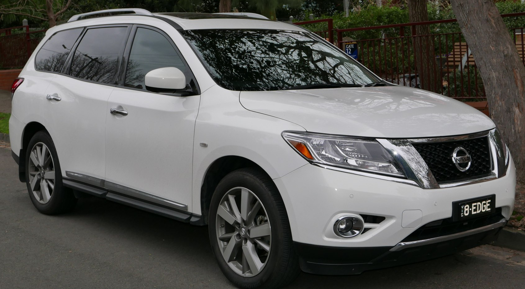Nissan Pathfinder Nissan Pathfinder III (facelift 2010) (2012 - 2016) generación especificaciones y foto