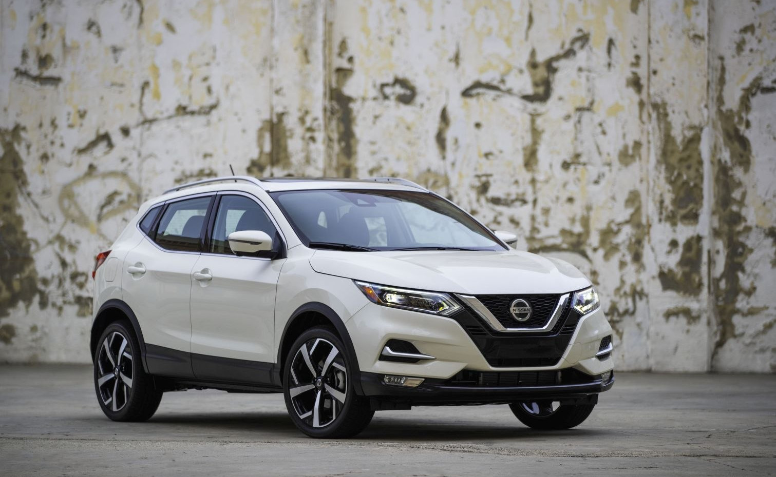 Nissan Rogue Sport özellikleri, motor seçenekleri ve yakıt tüketimi